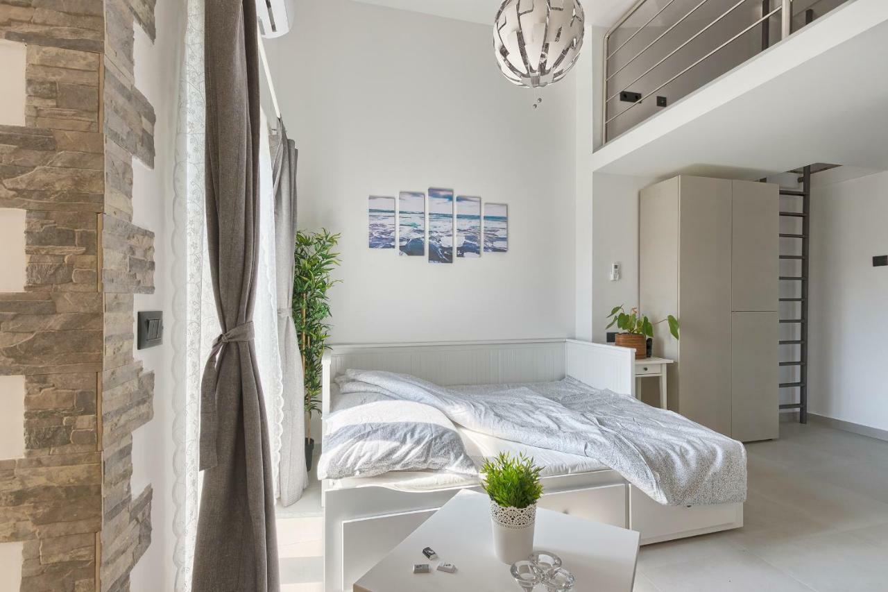 Apartments La Mer Pula Exterior photo