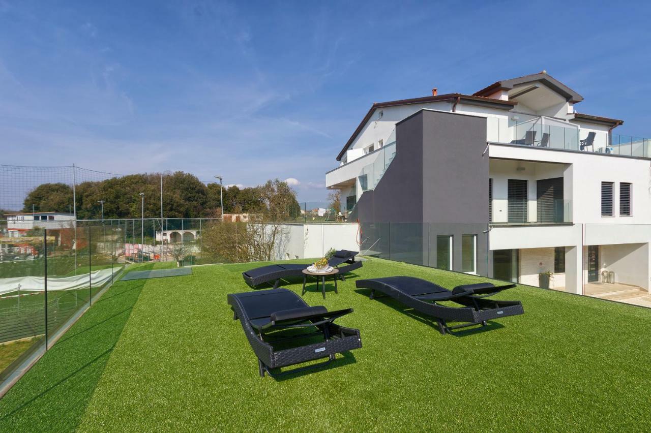 Apartments La Mer Pula Exterior photo
